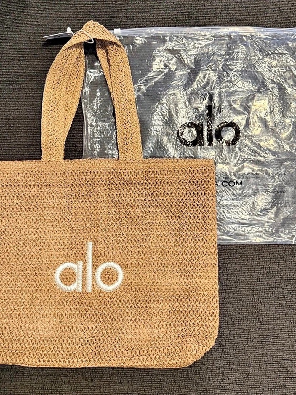 Alo✨🤎🤍✨Woven Tote in Brown NWT